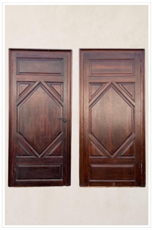 Coppia di porte in noce