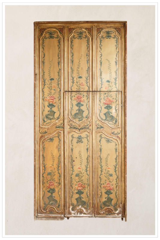 Porta dipinta con boiserie