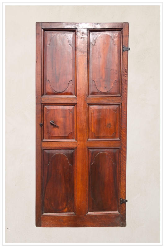 Cinque porte in noce
