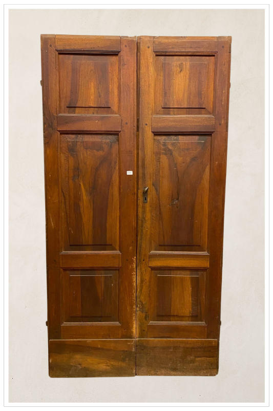 Coppia di porte emiliane in noce