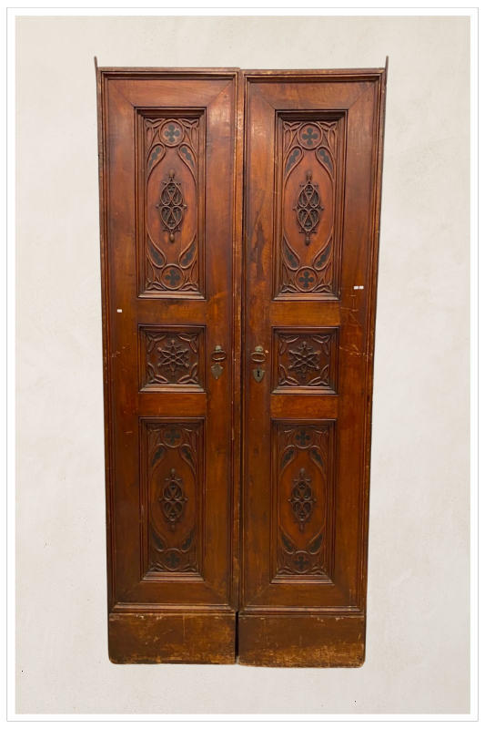 Due porte in noce