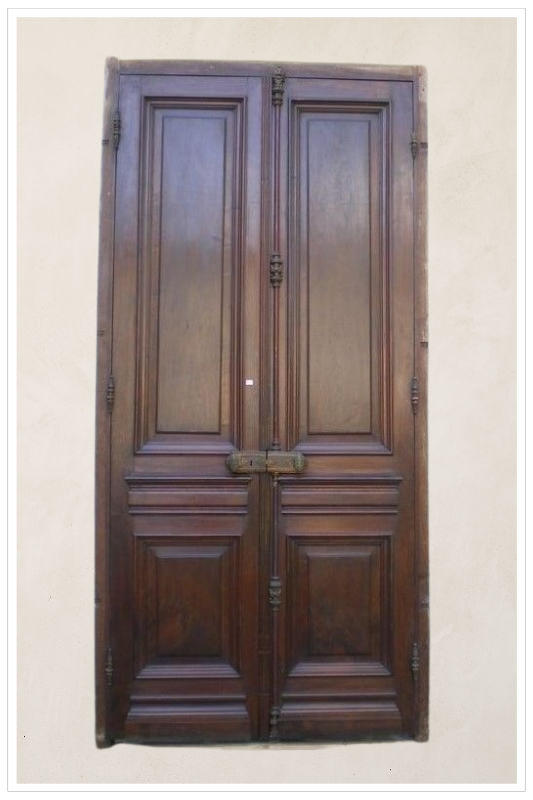 Grande porta in mogano con telaio