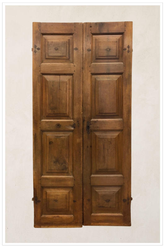 Porta a due battenti in noce chiaro