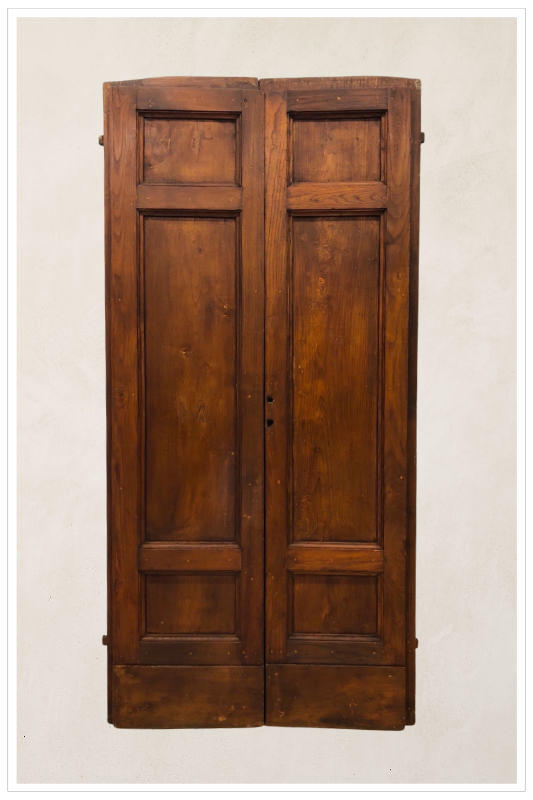 Porta in castagno a due battenti