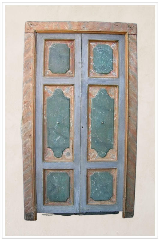 Tre porte antiche laccate
