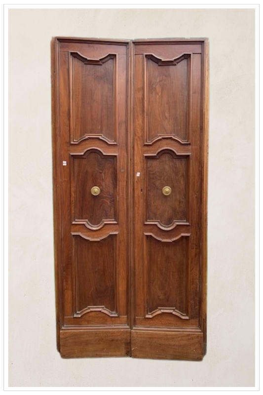 Coppia di porte in noce