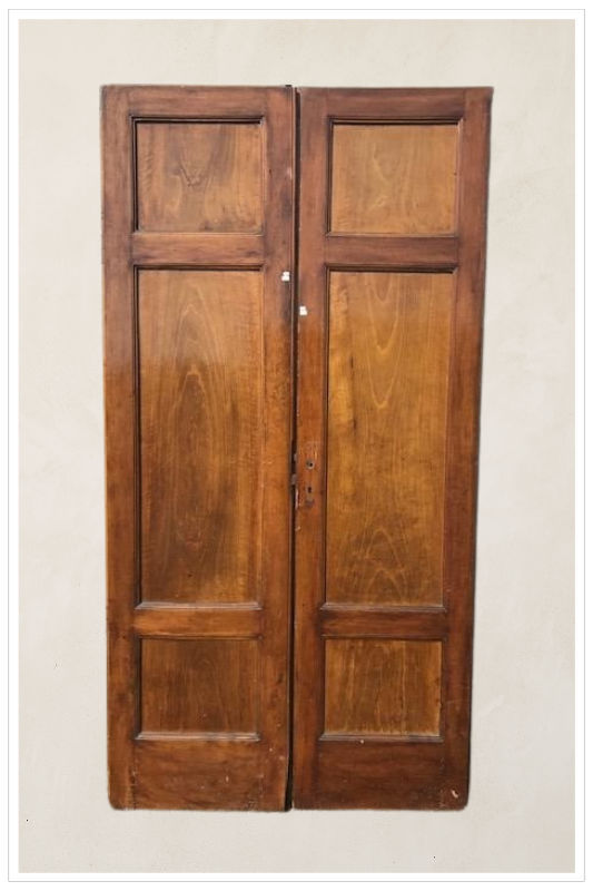 Coppia di porte in noce