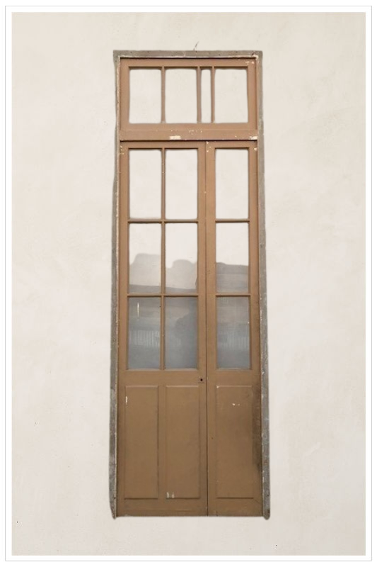 Tre porte a vetri
