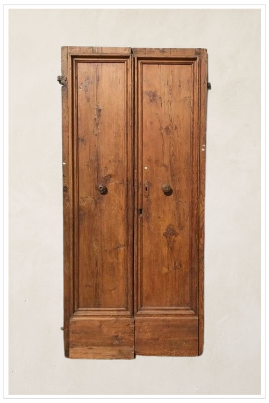 Porta in legno naturale