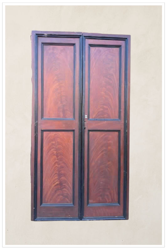 Porta dipinta a finto legno