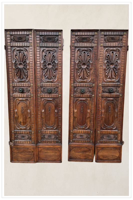 Coppia di porte in noce